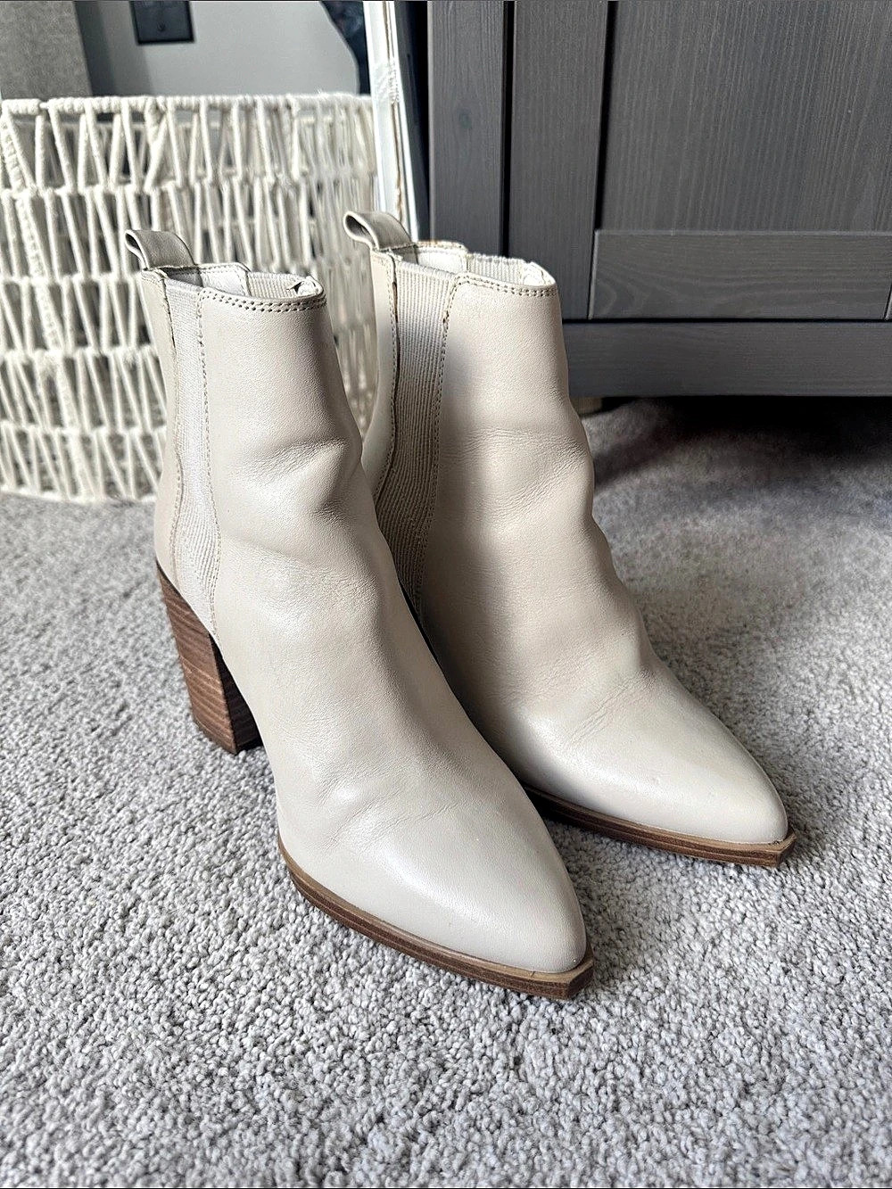 Steve Madden Pointed Toe Ankle Boots in Beige US 8.5